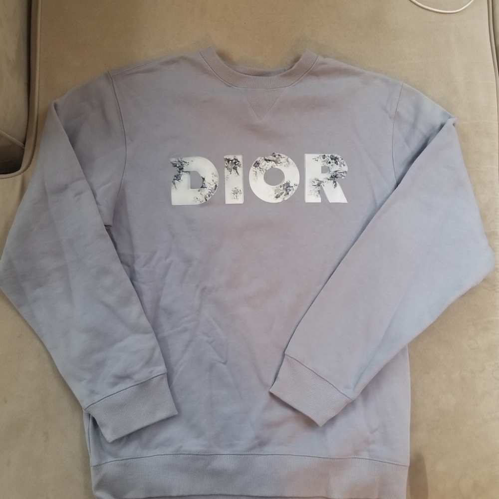 Dior Sweater (small hole)